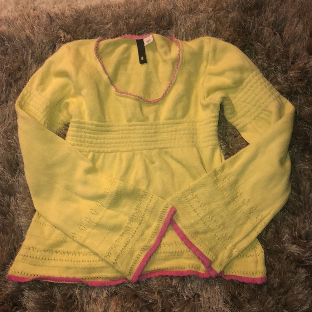 Sweet Feminine Yellow Bell Sleeve Sweater size 4